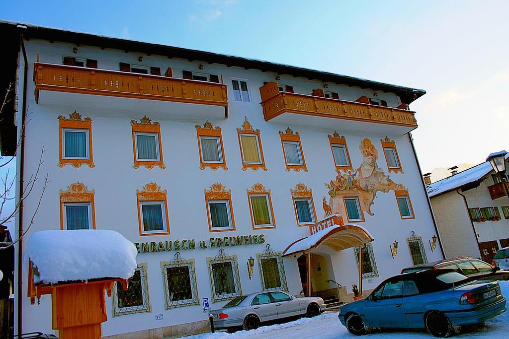 Hotel Garni Almenrausch Und Edelweiss การ์มิช-พาร์เทนเคียร์เชน ภายนอก รูปภาพ