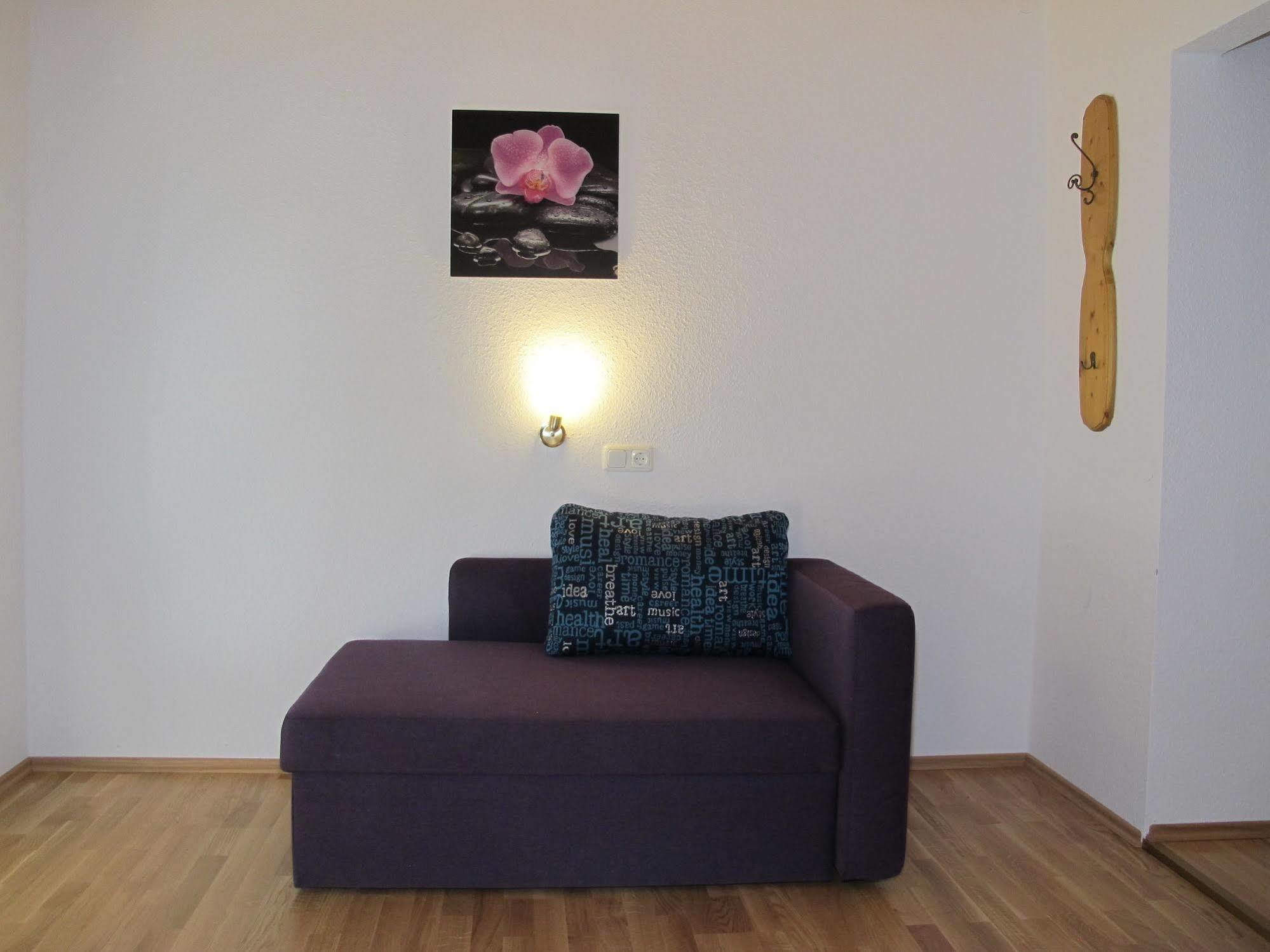 Hotel Garni Almenrausch Und Edelweiss การ์มิช-พาร์เทนเคียร์เชน ภายนอก รูปภาพ