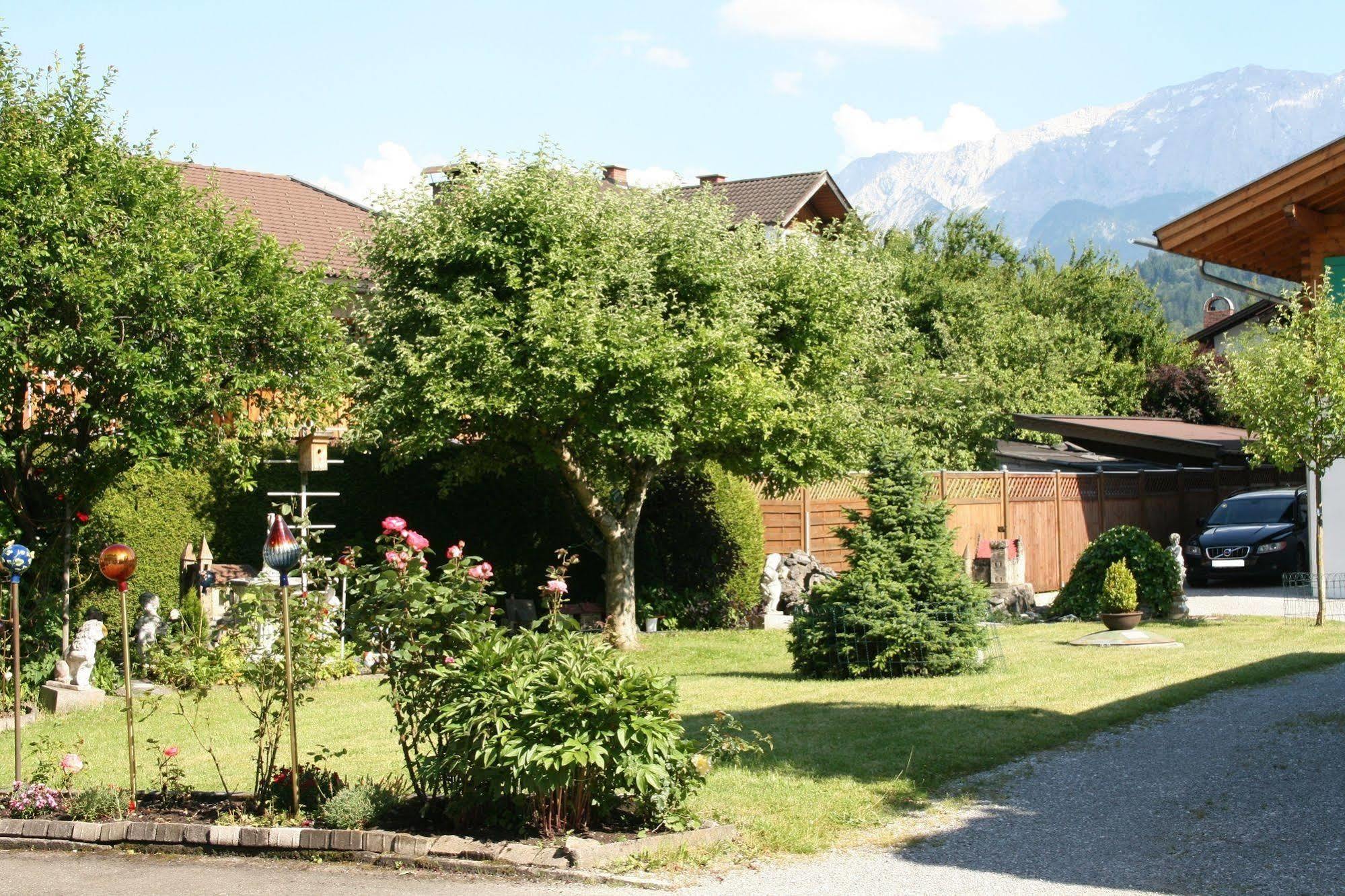 Hotel Garni Almenrausch Und Edelweiss การ์มิช-พาร์เทนเคียร์เชน ภายนอก รูปภาพ
