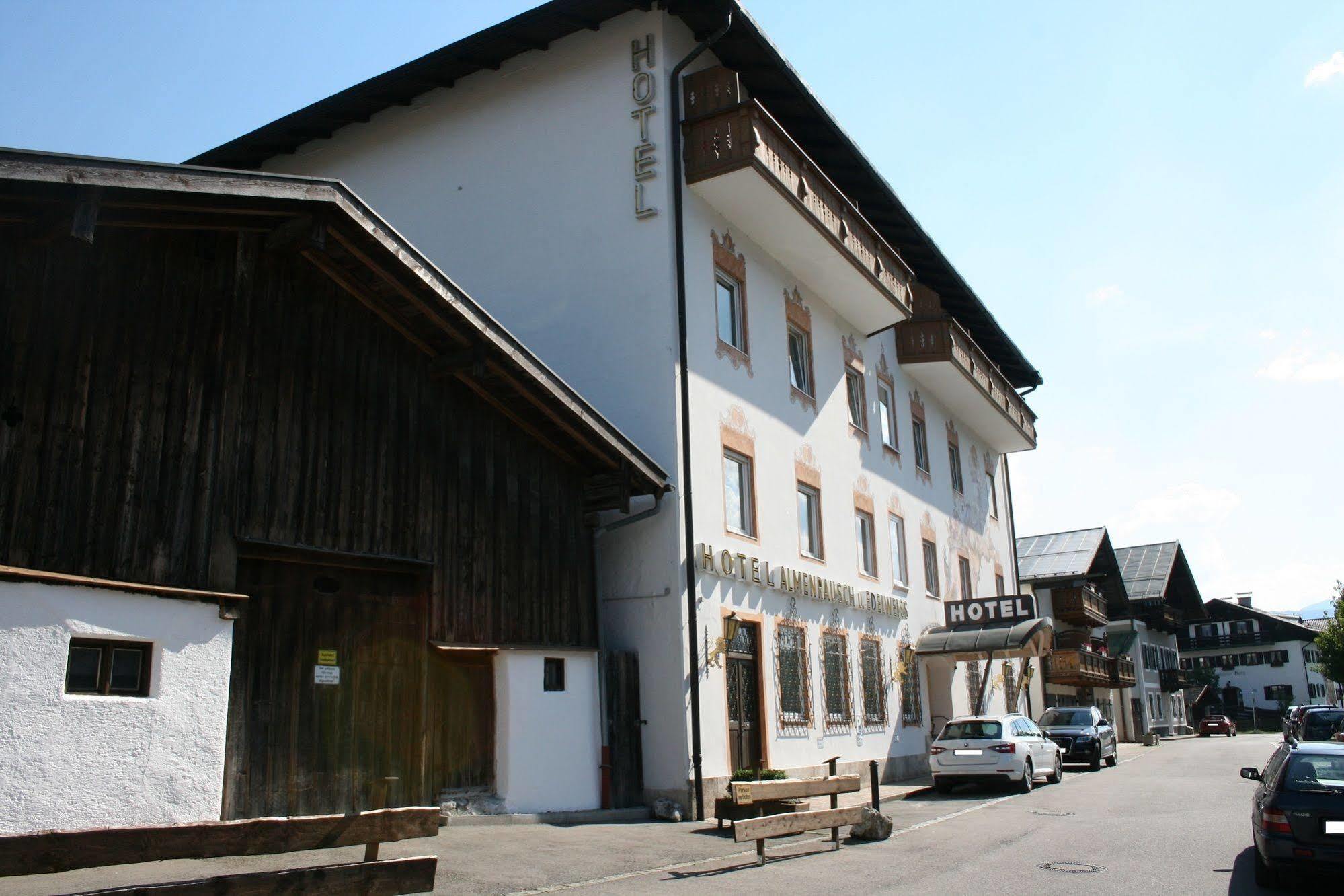 Hotel Garni Almenrausch Und Edelweiss การ์มิช-พาร์เทนเคียร์เชน ภายนอก รูปภาพ