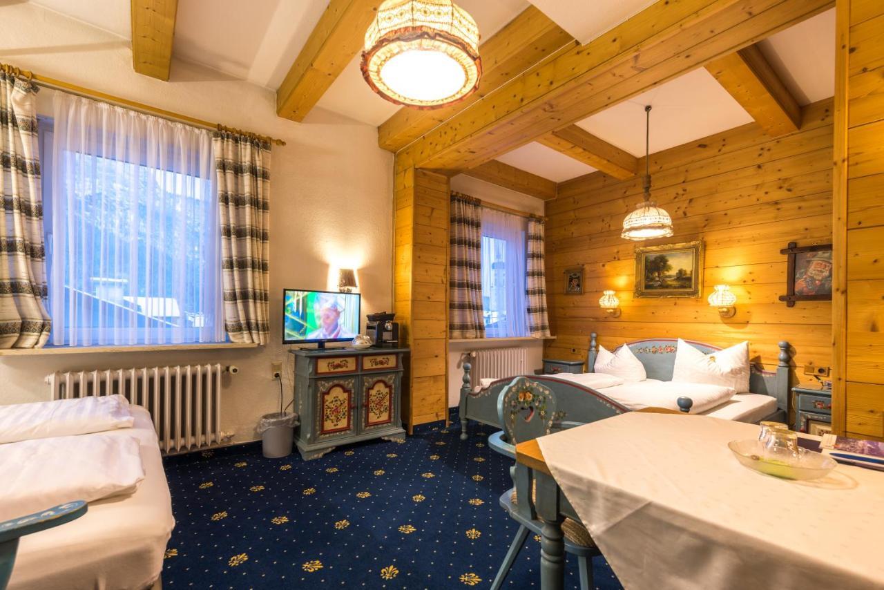 Hotel Garni Almenrausch Und Edelweiss การ์มิช-พาร์เทนเคียร์เชน ภายนอก รูปภาพ