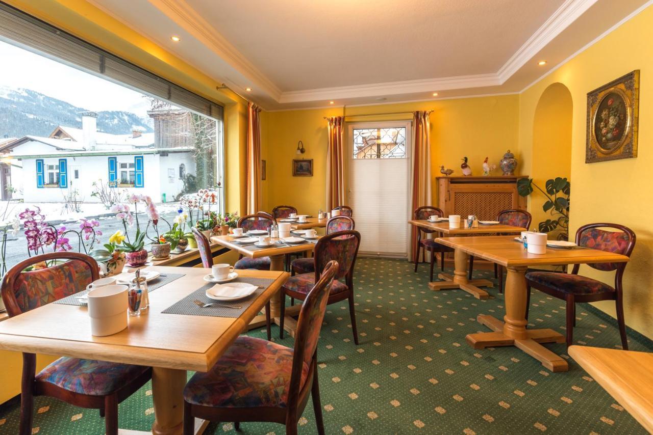 Hotel Garni Almenrausch Und Edelweiss การ์มิช-พาร์เทนเคียร์เชน ภายนอก รูปภาพ