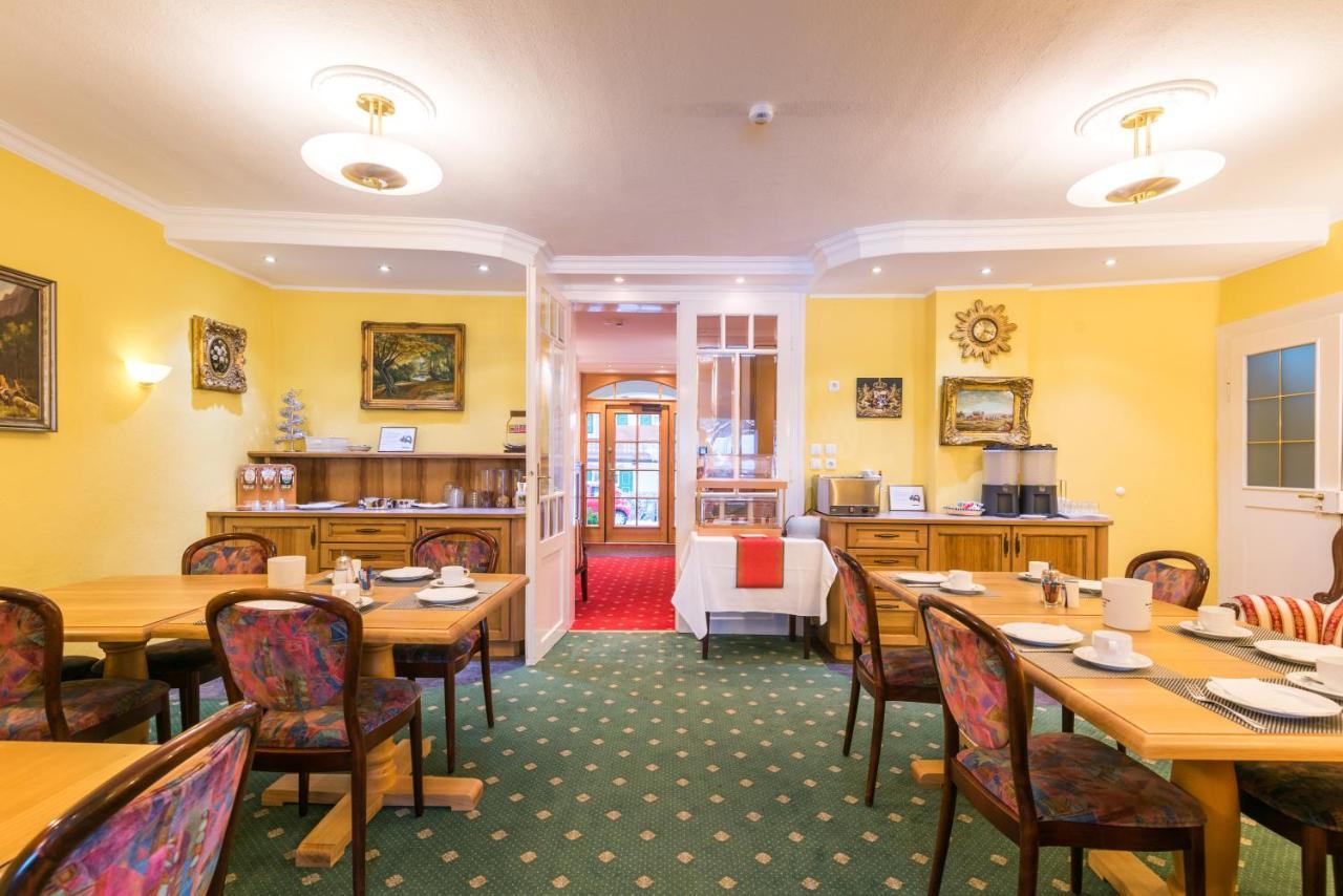 Hotel Garni Almenrausch Und Edelweiss การ์มิช-พาร์เทนเคียร์เชน ภายนอก รูปภาพ