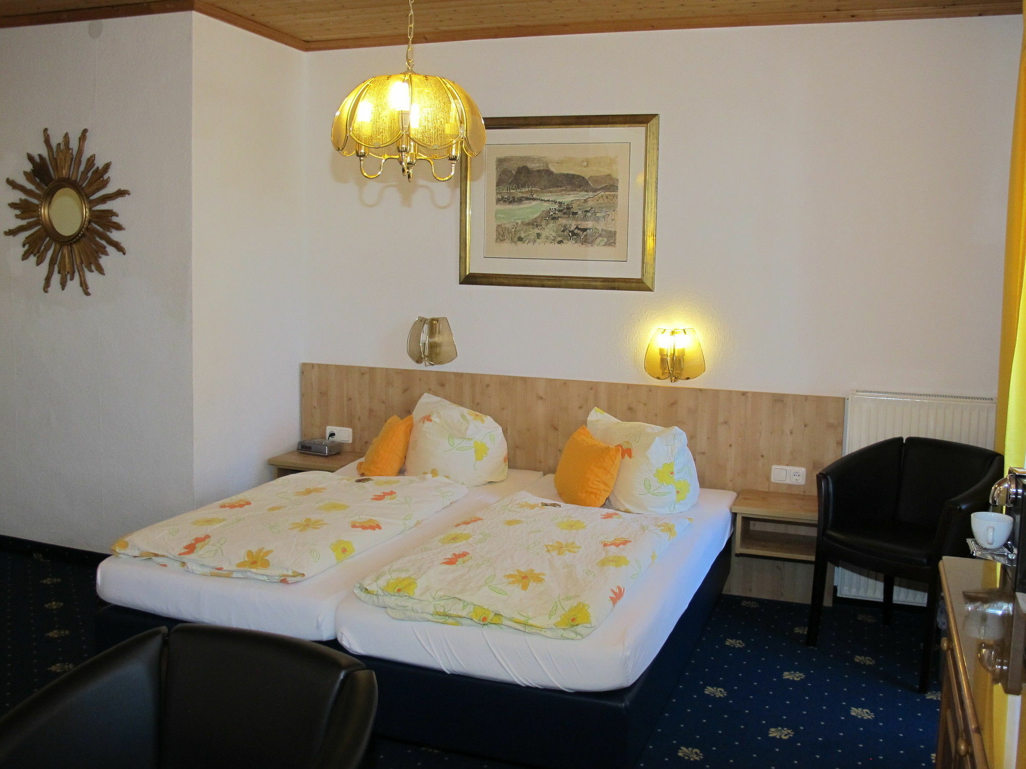 Hotel Garni Almenrausch Und Edelweiss การ์มิช-พาร์เทนเคียร์เชน ภายนอก รูปภาพ